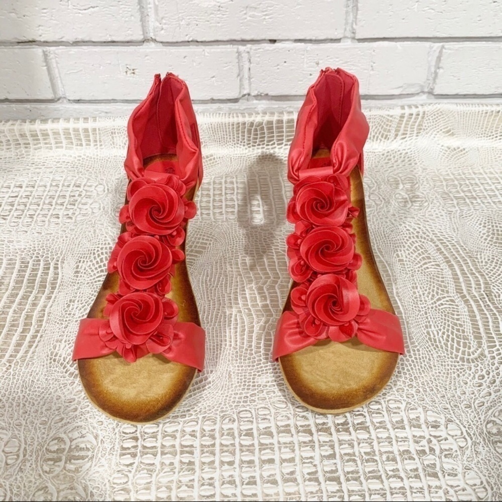 ModCloth Women’s‎ Rosette for the Day Wedges